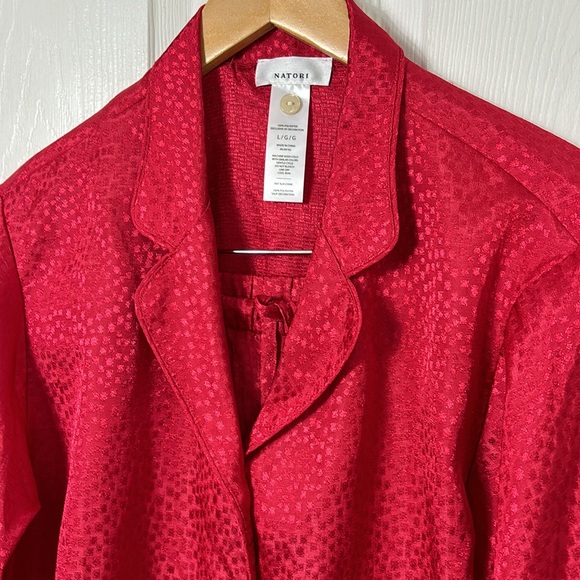 NATORI 2 piece pajama set size LARGE red silky pajama pants and button down top - Picture 4 of 13